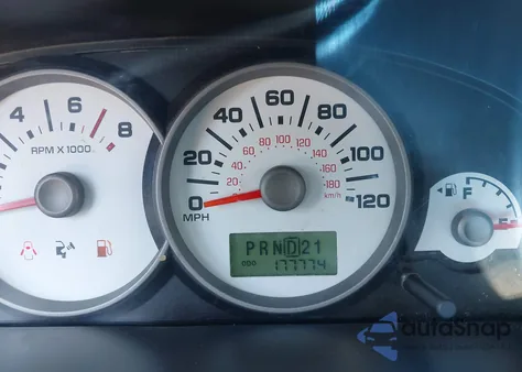 2005 Ford Escape Xlt from USA, damaged, VIN 1FMYU03185KB77110